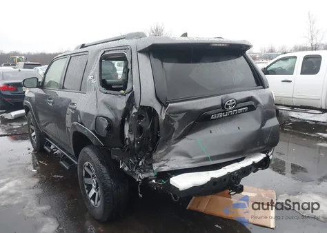 2023 Toyota 4Runner Trd Off Road Premium z USA, uszkodzony, nr VIN JTERU5JR5P6151568